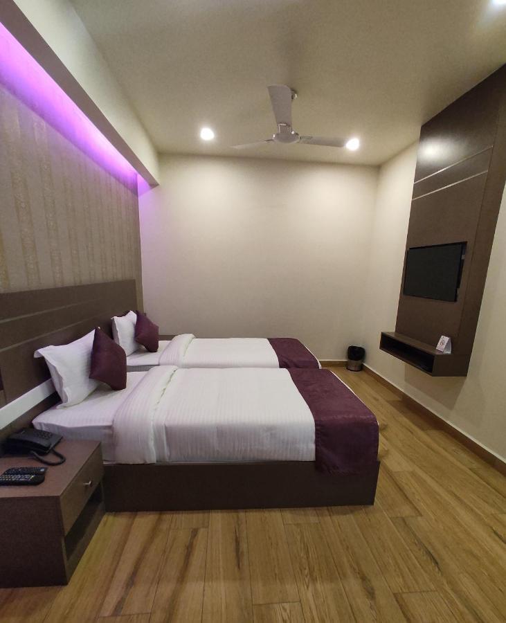 Lavender Infopark Kochi Hotel Exterior photo