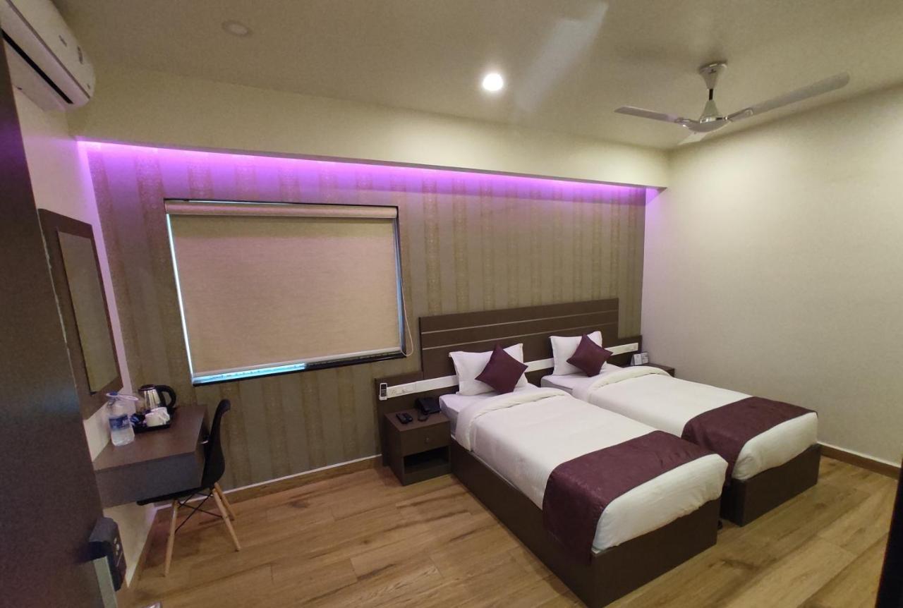 Lavender Infopark Kochi Hotel Exterior photo