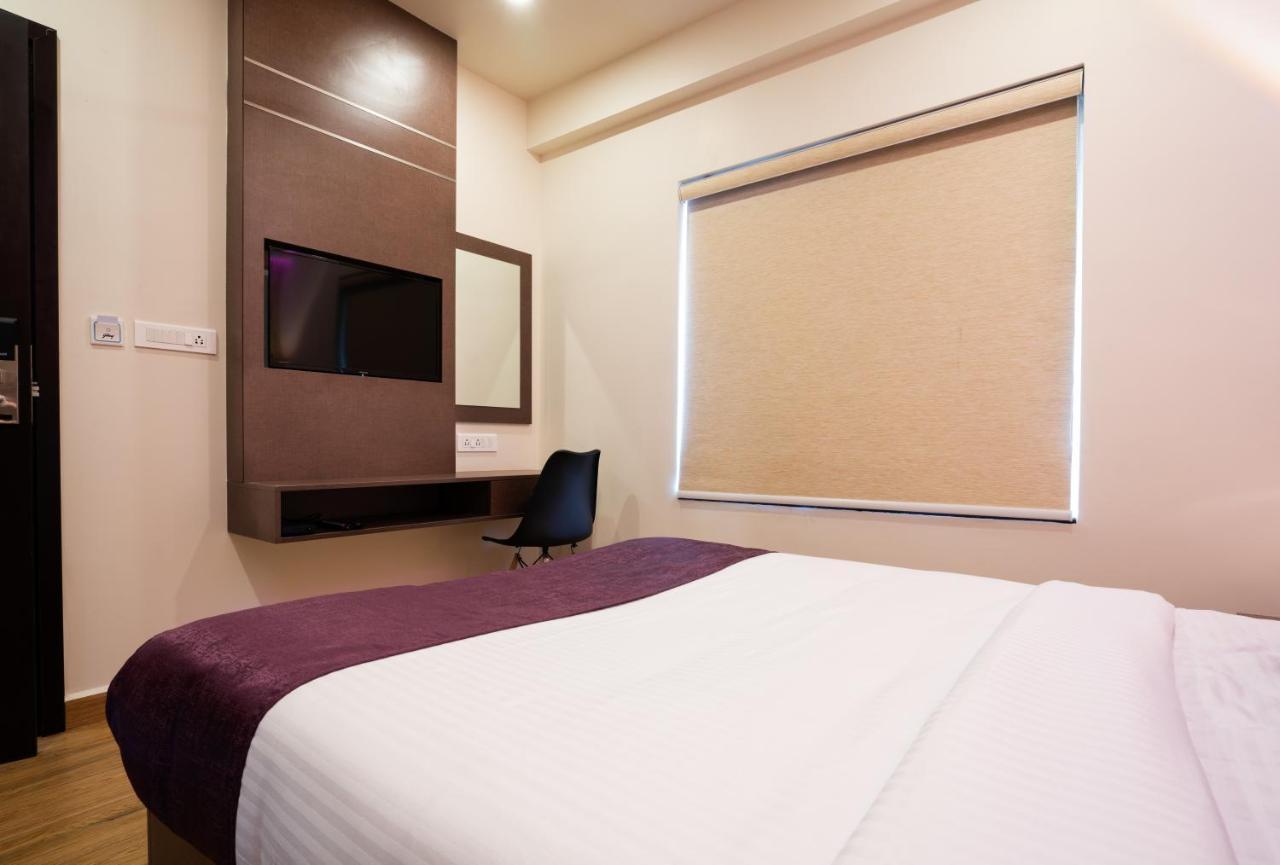 Lavender Infopark Kochi Hotel Exterior photo