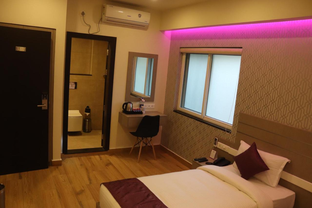 Lavender Infopark Kochi Hotel Exterior photo