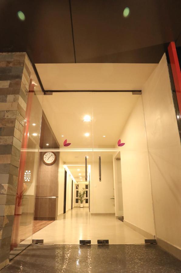 Lavender Infopark Kochi Hotel Exterior photo